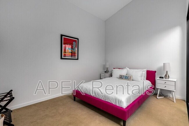 Building Photo - 2842 Sundance Cir W