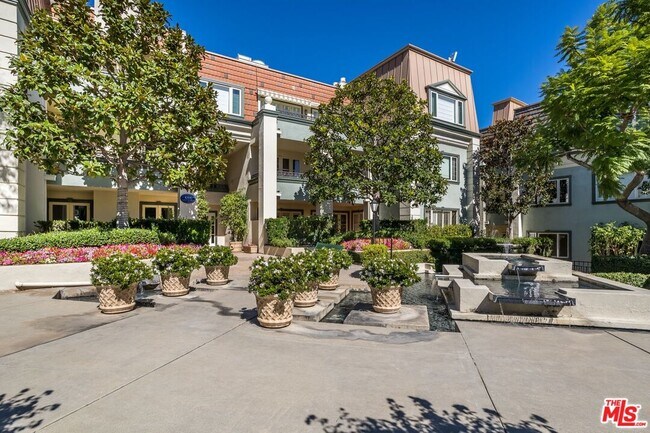 Building Photo - 10122 Empyrean Way