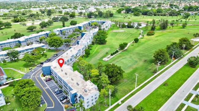 Building Photo - 7787 Golf Cir Dr