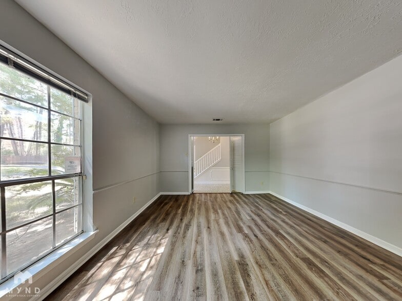 Building Photo - 15110 Gladebrook Dr