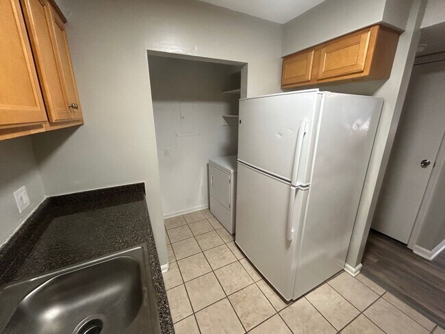 Building Photo - 3609-D-47 Juneau Rd