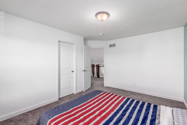 Building Photo - 4165 Freesia Dr