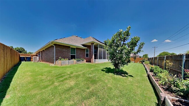 Building Photo - 9200 Stacy Lynn Ln