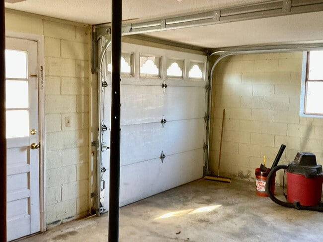 Building Photo - Brick Ranch Style home with 3 Bedrooms, 2.5 Baths, Full Unfinished Basement In Iron Station NC