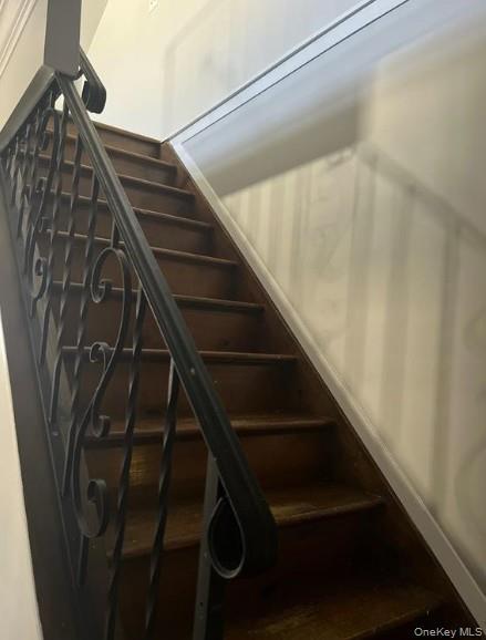 Building Photo - 67 Unqua Rd