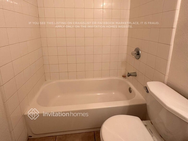 Building Photo - 7800 Scottsdale Dr