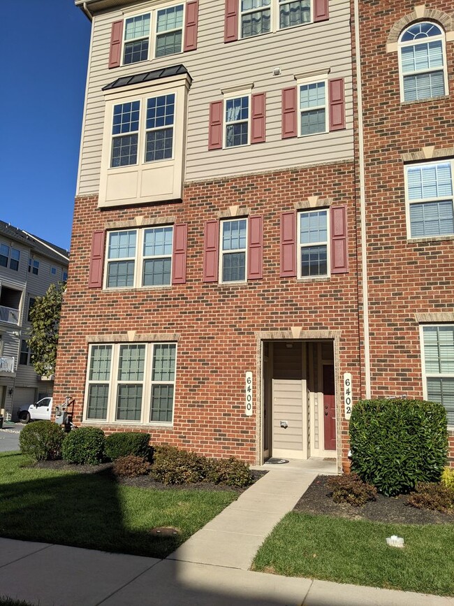 Primary Photo - Bottom level (two story) *END UNIT* condo ...