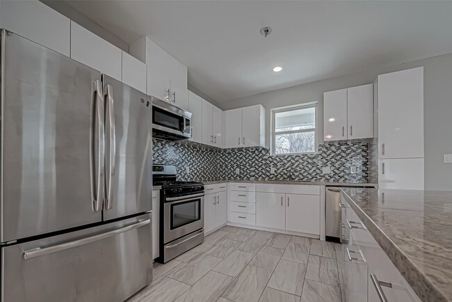 Building Photo - 119 E 32nd St