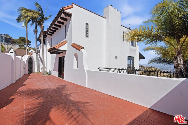 Building Photo - 8908 Appian Way