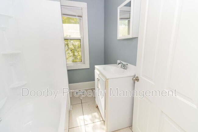 Building Photo - 3813 Central Ave