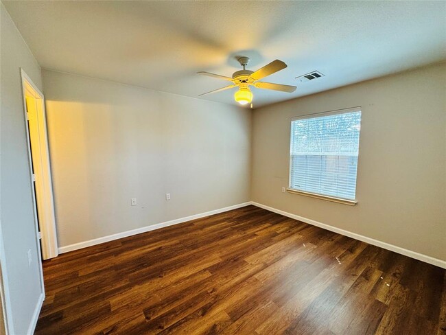 Building Photo - 8420 Twiggy Ln