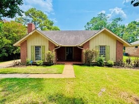 Building Photo - 2905 Willow Ln Dr