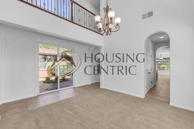 Building Photo - Beautiful Executive Home w/ Pool on 1/2 Ac...