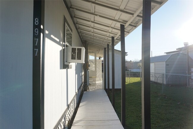 Building Photo - 8977 Gladewood