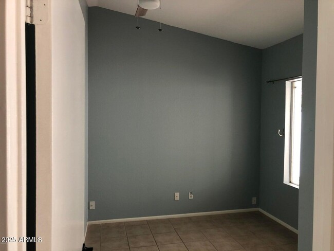 Building Photo - 9405 S 45th Pl