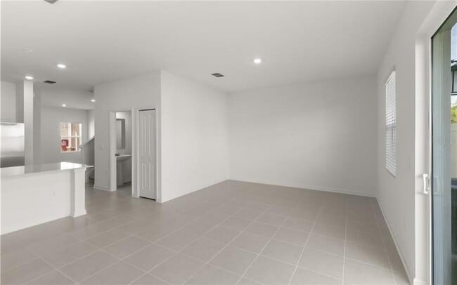 Building Photo - 2865 Pierr St