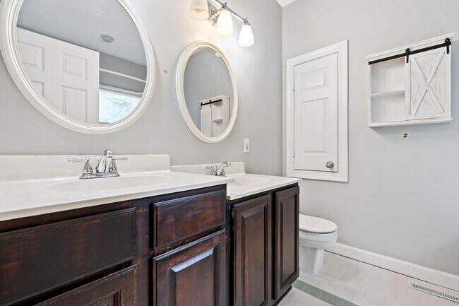 Building Photo - Bolin Creek 4 Bedroom House with Fabulous Forest Views Available May 15!