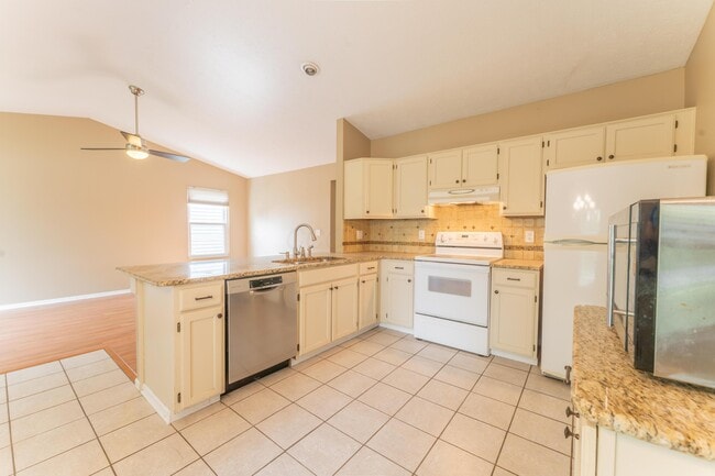 Building Photo - 4951 Hidden View Ct