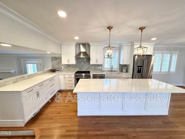 Building Photo - 4512 Drexel Dr