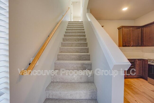 Building Photo - 2219 E Badger Wy