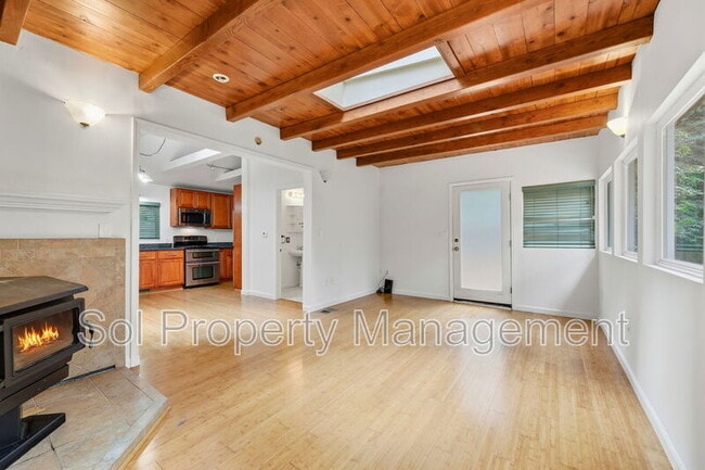 Building Photo - 245 Blue Ridge Dr