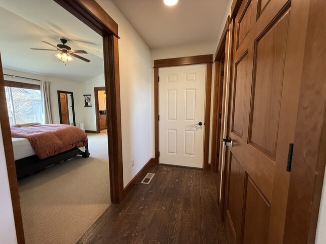 Building Photo - Stunning Single Level Home with Sprawling Fenced Yard