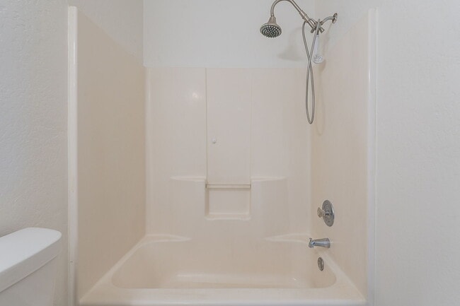Building Photo - 402 N 101st Pl