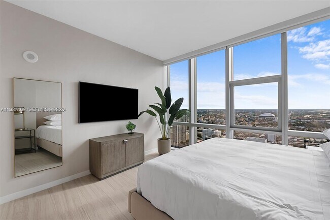 Building Photo - 851 NE 1st Ave