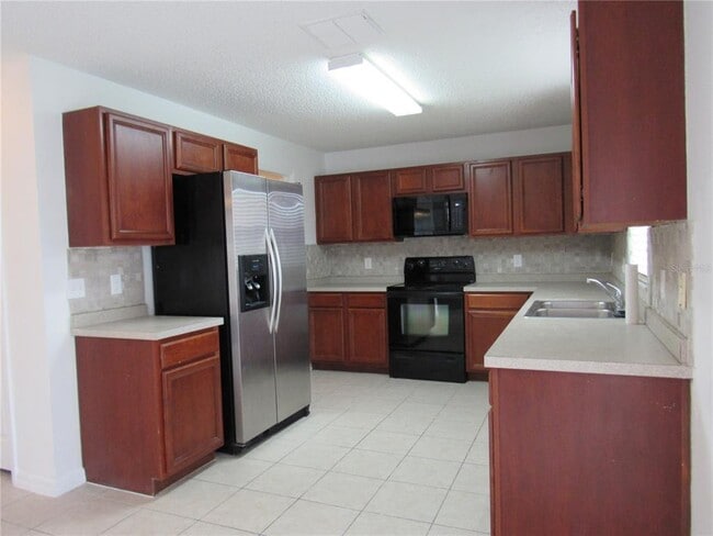 Building Photo - 202 Walnut Crest Run