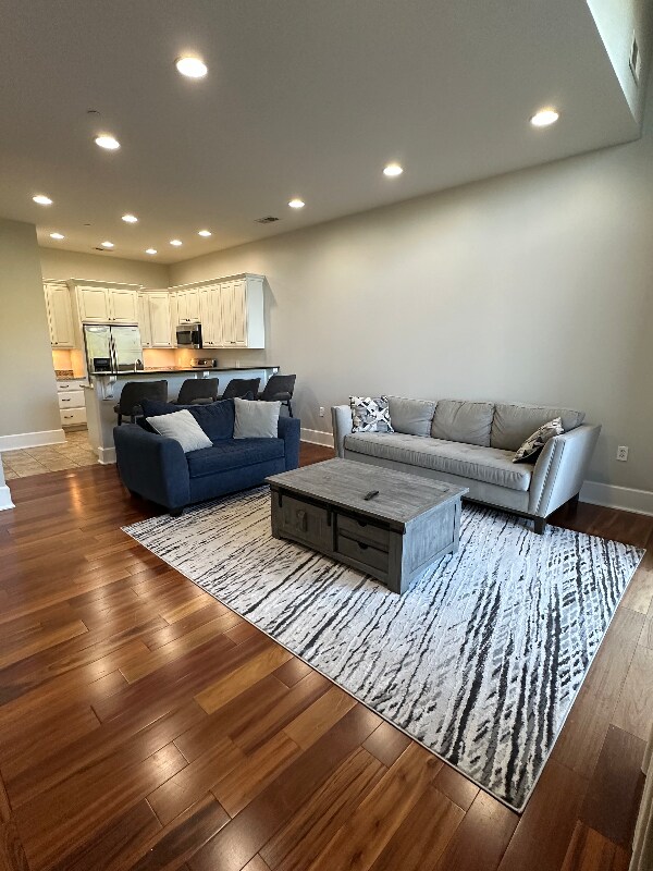 Building Photo - 300 S Gay St