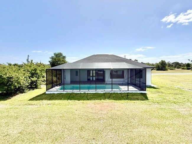 Building Photo - 20 Coxswain Dr