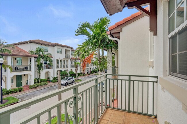 Building Photo - 11960 SW 27th Ct