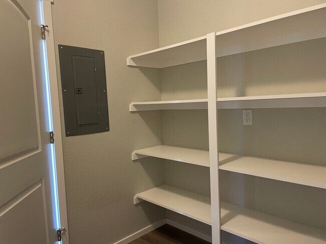 Building Photo - Newer-Very Nice 2 Bedroom 1 Bath Upstairs Noise Free Apartment****HALF OFF FIRST FULL MONTHS RENT...