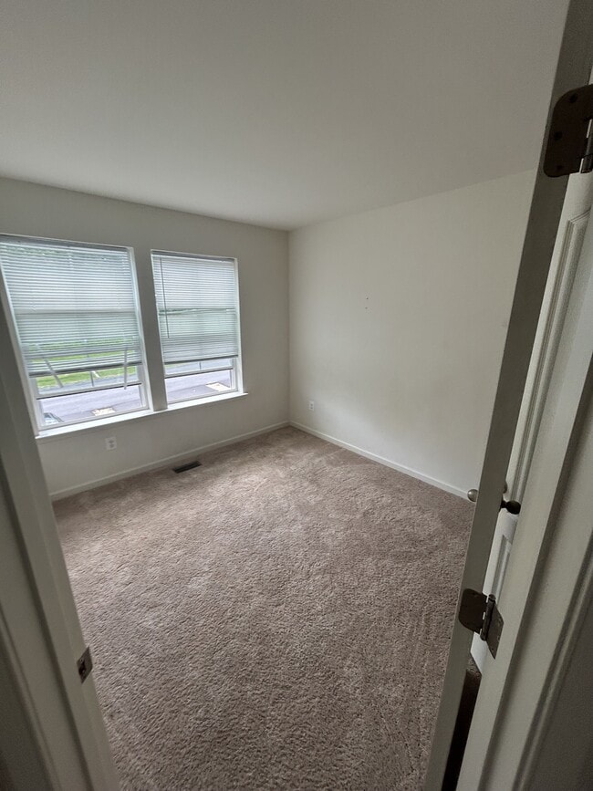 Building Photo - 164 Scotch Pine Dr