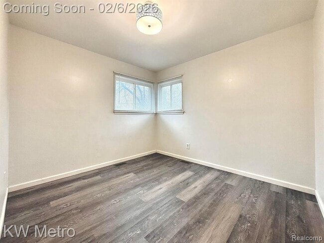 Building Photo - 13231 Albany St