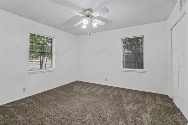 Building Photo - 1618 University Dr