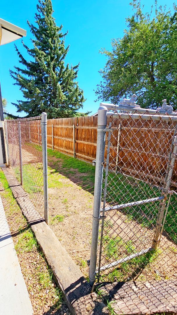 Building Photo - Beautiful 3 Bed, 2 Bath with a Bonus Room and Large Yard!