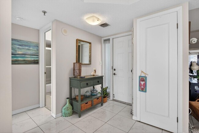 Building Photo - 1500 N Ocean Blvd