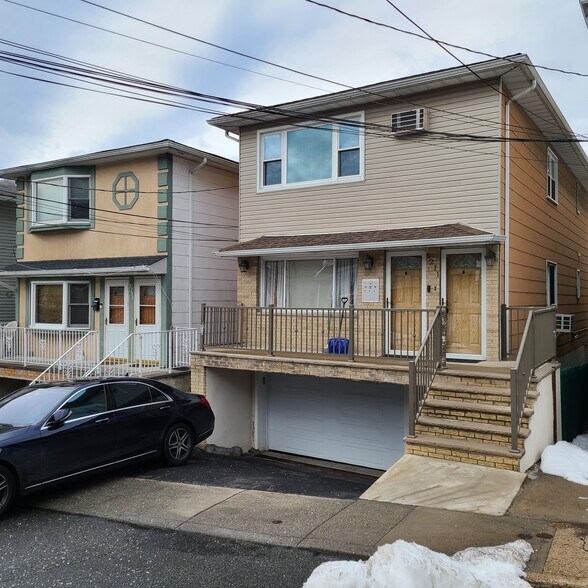 Building Photo - 5211 Cottage Ave