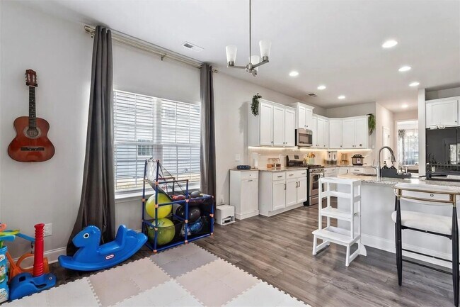 Building Photo - 11732 Glenwood Dr