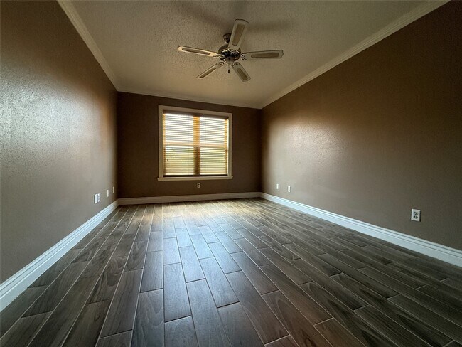 Building Photo - 10555 Turtlewood Ct