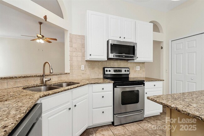 Building Photo - 203 Alnwick Ln