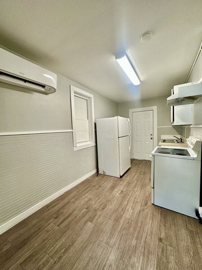 Building Photo - 409 Barack Obama Blvd