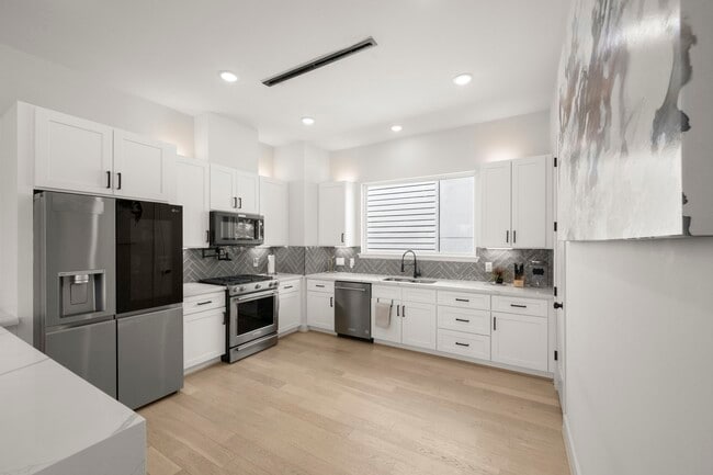 Building Photo - 3022 Holman St