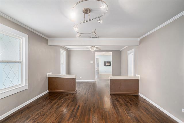 Building Photo - 2117 Sanborn St