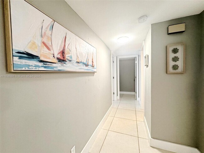 Building Photo - 3850 Galt Ocean Dr