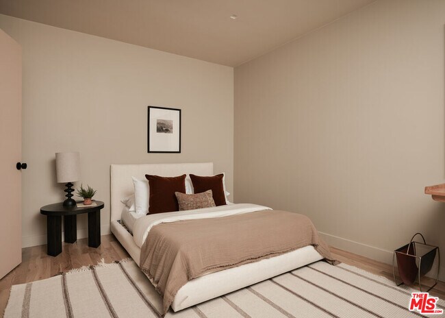 Building Photo - 775 San Rafael Terrace