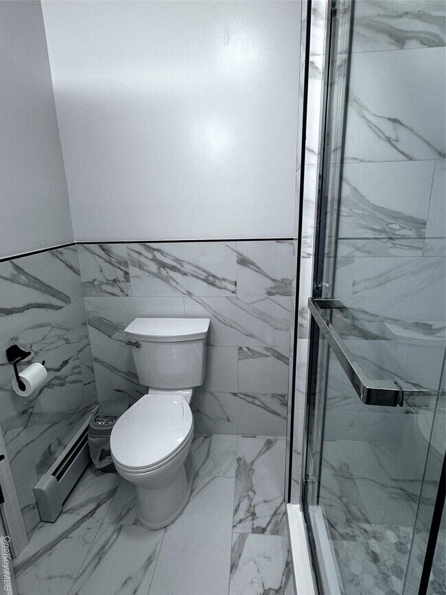 Building Photo - 1233 Lydig Ave