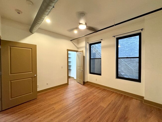 Building Photo - 641 Walnut St