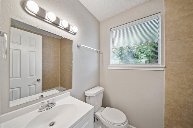 Building Photo - 11506 Fruitwood Dr